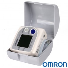 欧姆龙 845腕式电子血压计